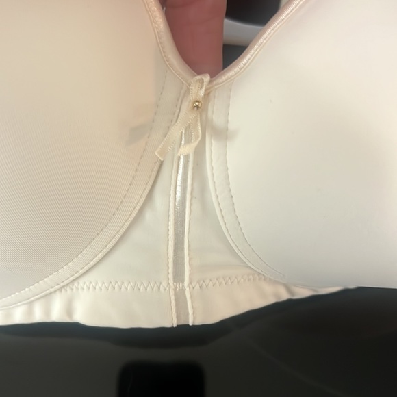 Vanity Fair Bra - Picture 4 of 4